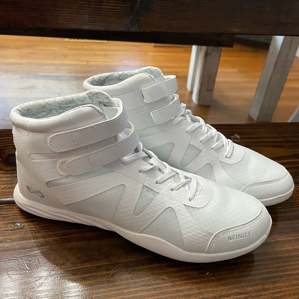 NEW NFINITY White Beast Mid-Top cheer shoes with case.